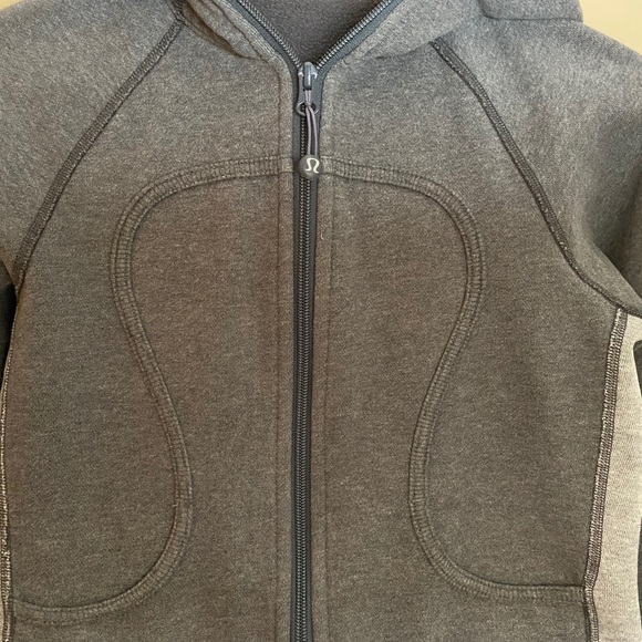 Lululemon Women’s Scuba Hoodie Zip-Up - Picture 3 of 8